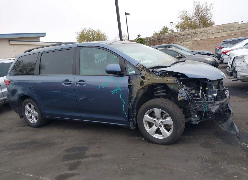 Photo 14 of 2017 Toyota Sienna LE 8 PASSENGER (VIN 5TDKZ3DC0HS811858)