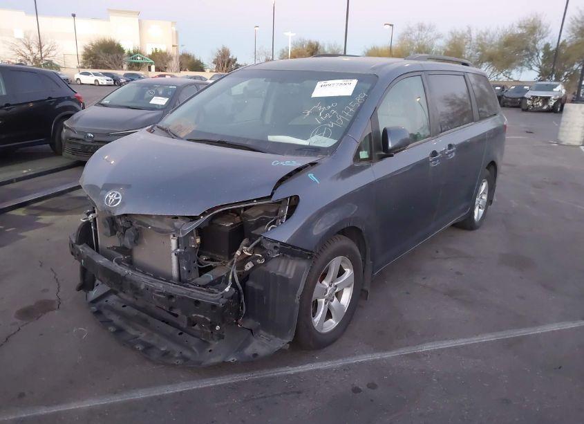 Photo 2 of 2017 Toyota Sienna LE 8 PASSENGER (VIN 5TDKZ3DC0HS811858)