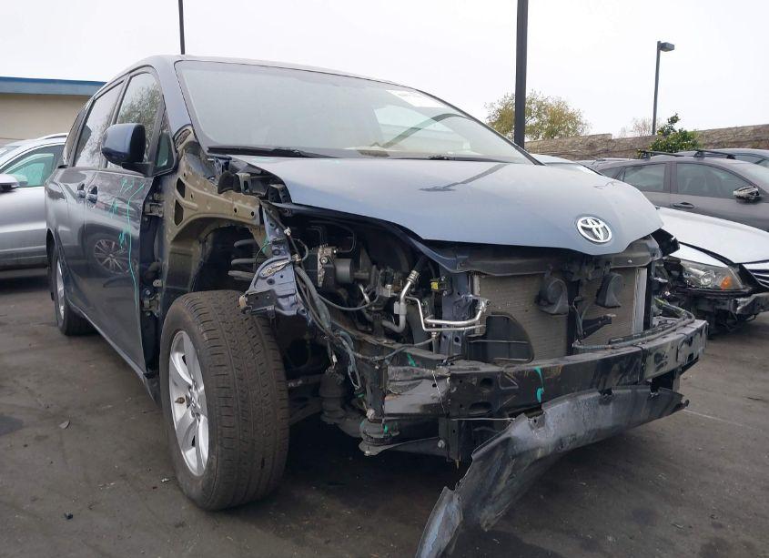 Photo 6 of 2017 Toyota Sienna LE 8 PASSENGER (VIN 5TDKZ3DC0HS811858)