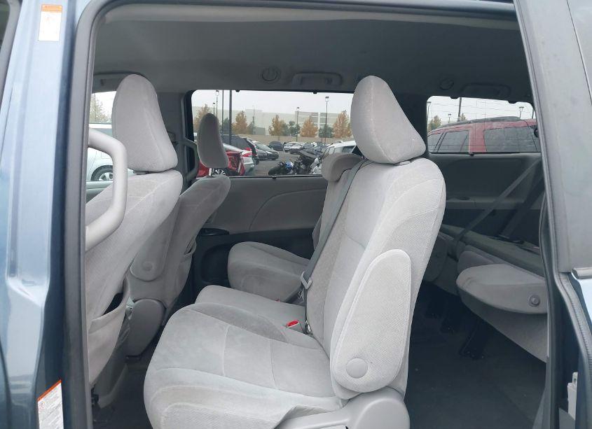 Photo 8 of 2017 Toyota Sienna LE 8 PASSENGER (VIN 5TDKZ3DC0HS811858)