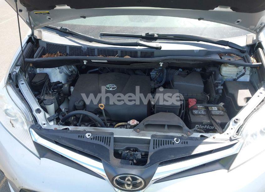 Photo 10 of 2020 Toyota Sienna LE (VIN 5TDKZ3DC0LS052900)