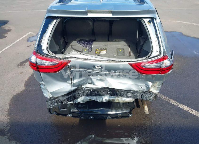 Photo 6 of 2020 Toyota Sienna LE (VIN 5TDKZ3DC0LS052900)