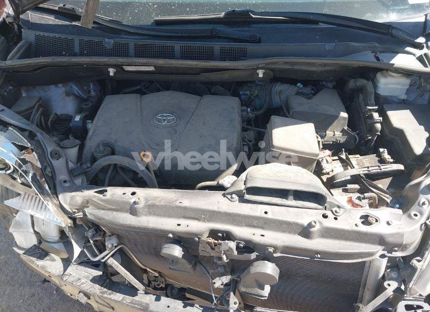 Photo 10 of 2020 Toyota Sienna LE (VIN 5TDKZ3DC0LS070040)