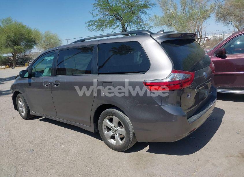 Photo 15 of 2020 Toyota Sienna LE (VIN 5TDKZ3DC0LS070040)