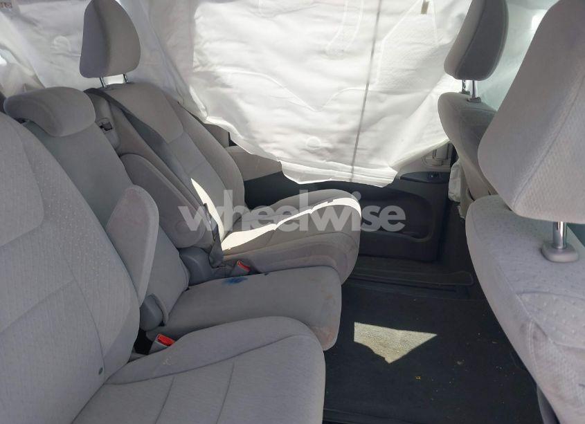 Photo 8 of 2020 Toyota Sienna LE (VIN 5TDKZ3DC0LS070040)