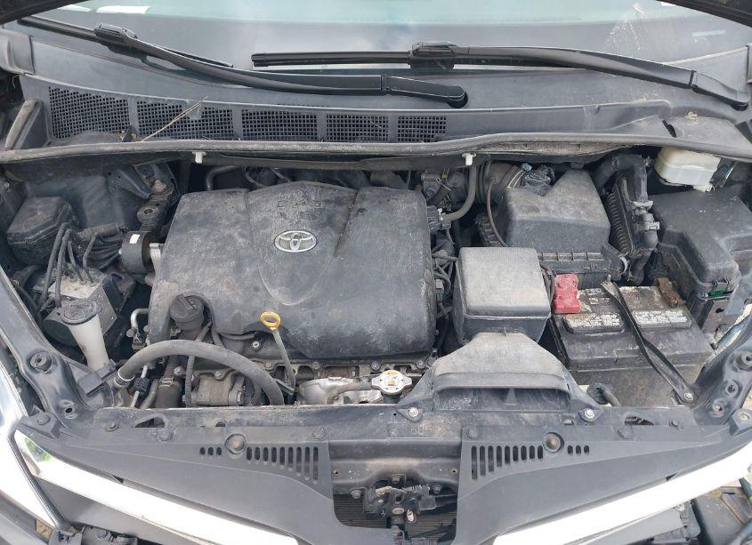Photo 10 of 2020 Toyota Sienna LE (VIN 5TDKZ3DC0LS087324)