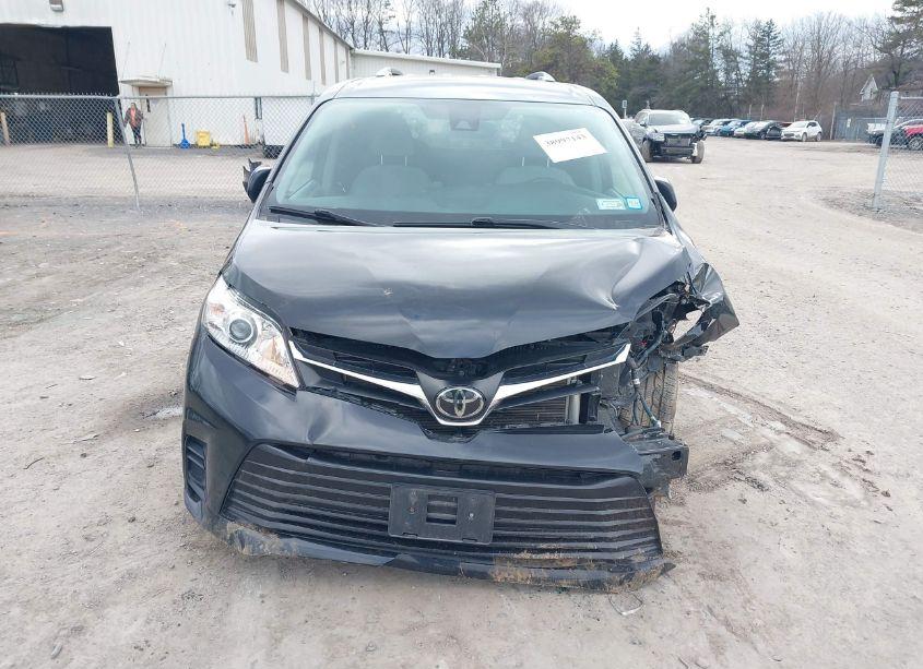 Photo 12 of 2020 Toyota Sienna LE (VIN 5TDKZ3DC0LS087324)