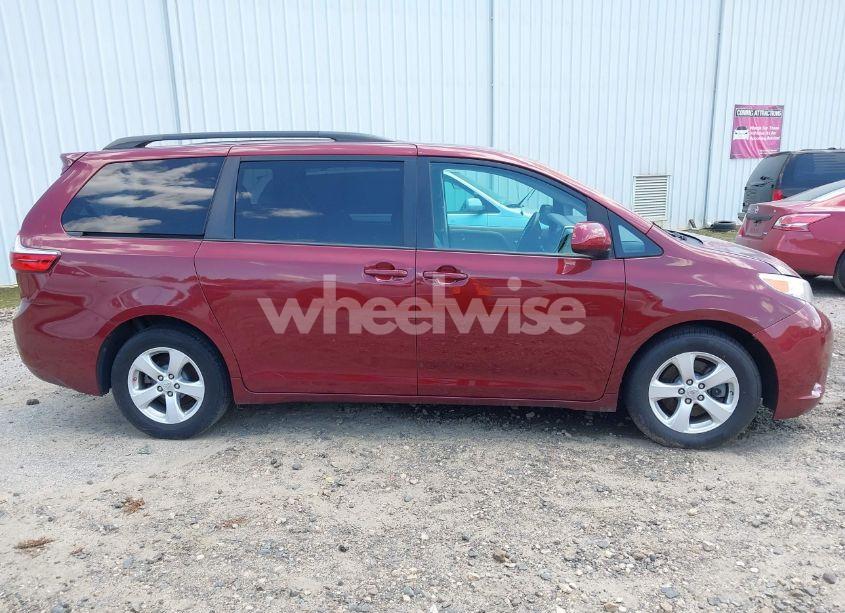 Photo 13 of 2017 Toyota Sienna LE 8 PASSENGER (VIN 5TDKZ3DC1HS770320)