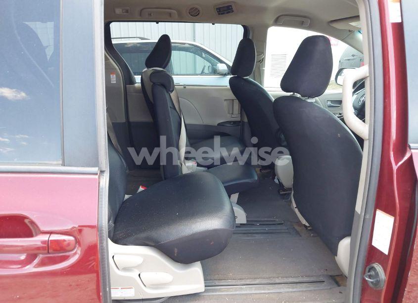 Photo 8 of 2017 Toyota Sienna LE 8 PASSENGER (VIN 5TDKZ3DC1HS770320)