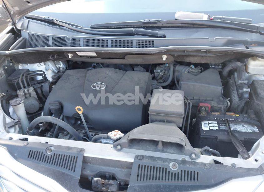 Photo 10 of 2017 Toyota Sienna LE 8 PASSENGER (VIN 5TDKZ3DC1HS812243)