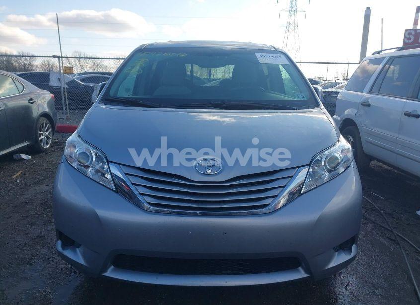 Photo 13 of 2017 Toyota Sienna LE 8 PASSENGER (VIN 5TDKZ3DC1HS812243)