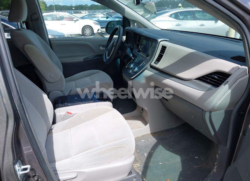 Photo 5 of 2017 Toyota Sienna LE 8 PASSENGER (VIN 5TDKZ3DC1HS847347)