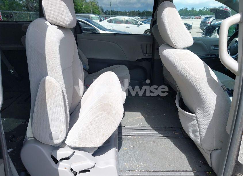 Photo 8 of 2017 Toyota Sienna LE 8 PASSENGER (VIN 5TDKZ3DC1HS847347)
