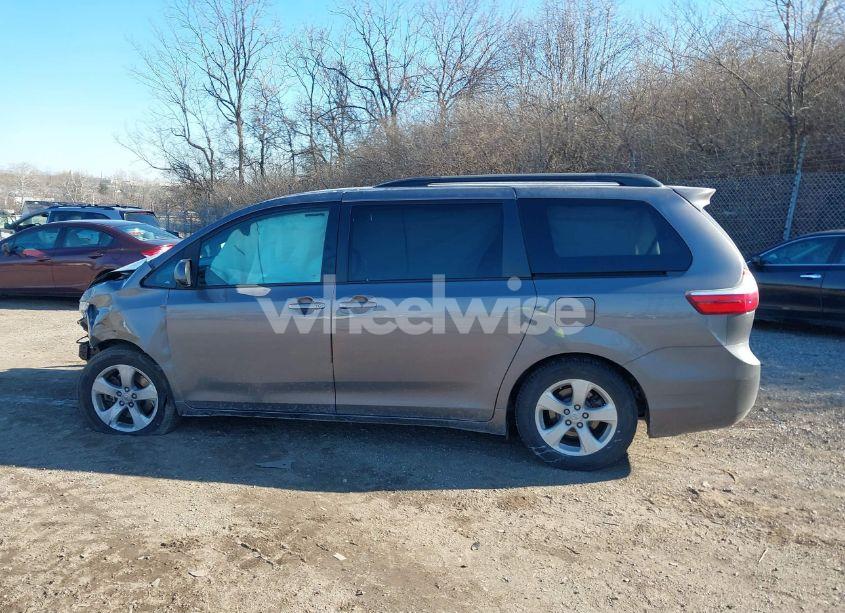 Photo 14 of 2017 Toyota Sienna LE 8 PASSENGER (VIN 5TDKZ3DC1HS880767)