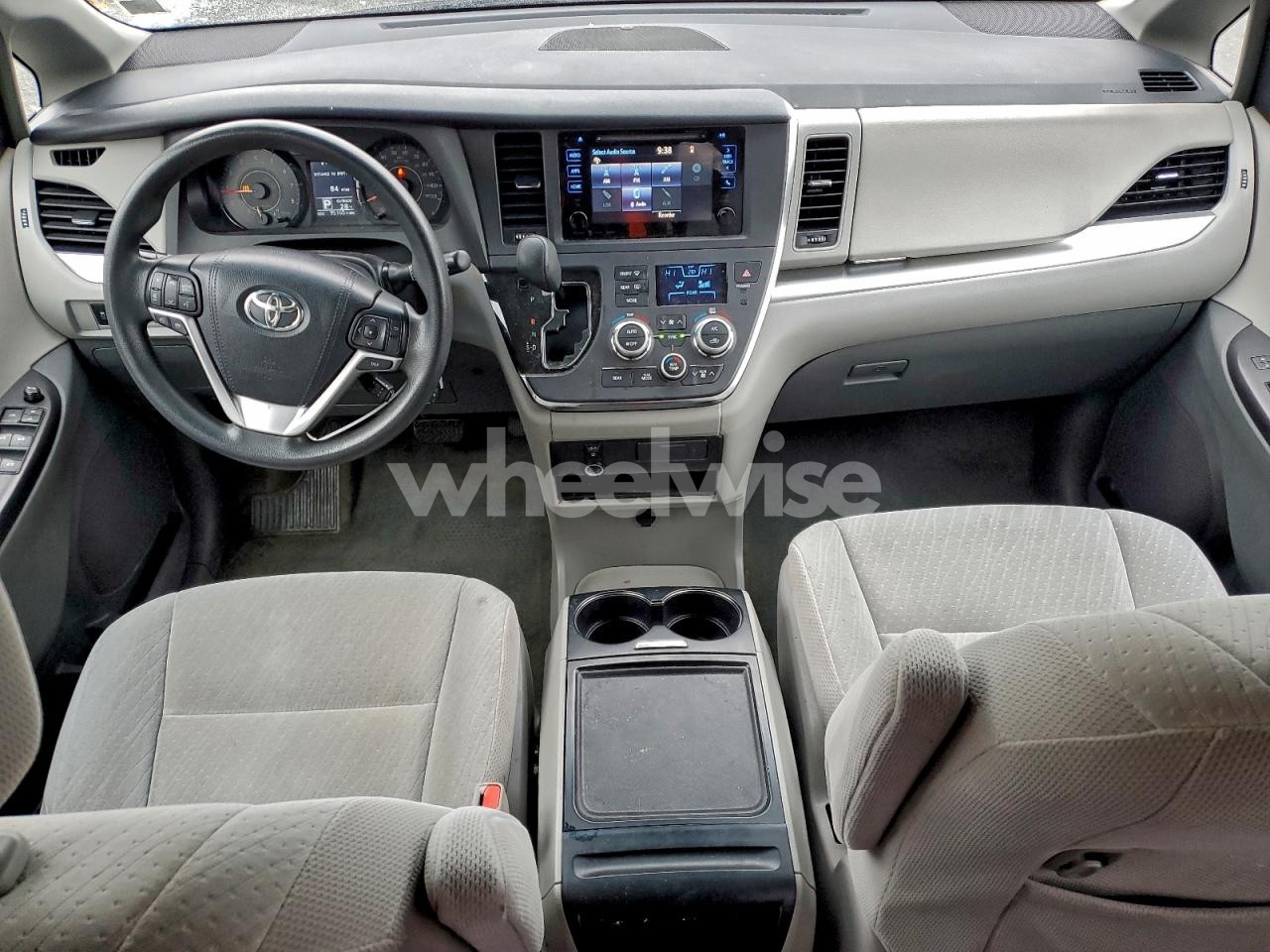 Photo 8 of 2017 TOYOTA SIENNA LE (VIN 5TDKZ3DC1HS899691)