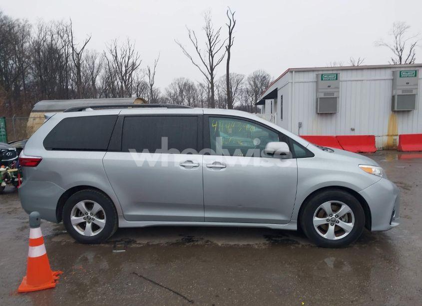Photo 13 of 2019 Toyota Sienna LE 8 PASSENGER (VIN 5TDKZ3DC1KS009097)