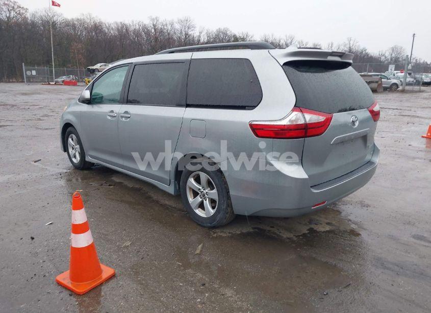 Photo 3 of 2019 Toyota Sienna LE 8 PASSENGER (VIN 5TDKZ3DC1KS009097)