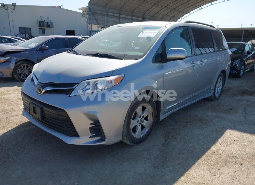 Photo 2 of 2019 Toyota Sienna LE 7 PASSENGER (VIN 5TDKZ3DC1KS966037)