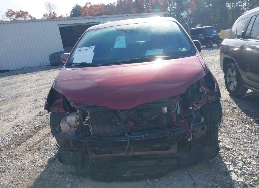 Photo 12 of 2020 Toyota Sienna LE (VIN 5TDKZ3DC1LS081239)