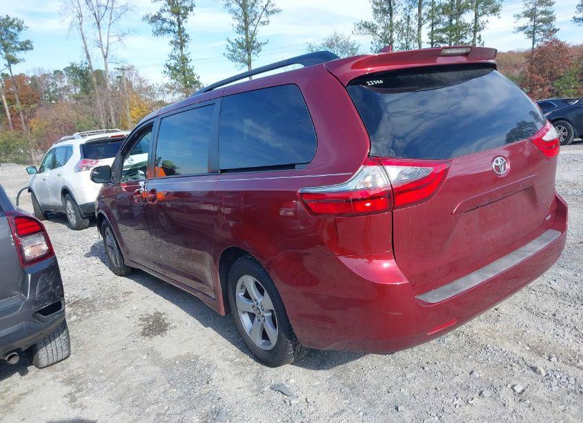 Photo 3 of 2020 Toyota Sienna LE (VIN 5TDKZ3DC1LS081239)