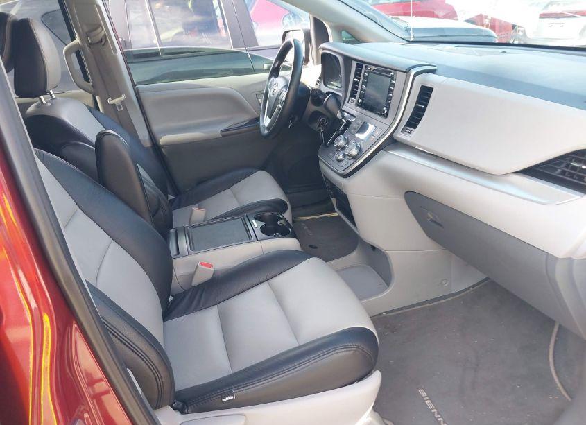 Photo 5 of 2020 Toyota Sienna LE (VIN 5TDKZ3DC1LS081239)