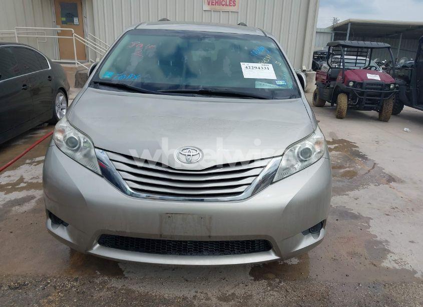 Photo 12 of 2017 Toyota Sienna LE 8 PASSENGER (VIN 5TDKZ3DC2HS860656)