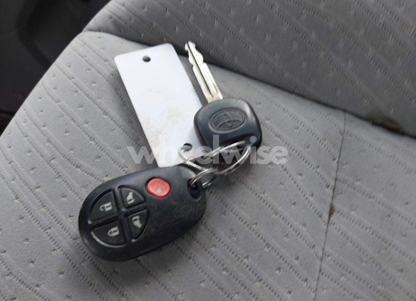 Photo 11 of 2018 Toyota Sienna LE 8 PASSENGER (VIN 5TDKZ3DC2JS912647)