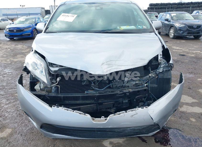 Photo 12 of 2018 Toyota Sienna LE 8 PASSENGER (VIN 5TDKZ3DC2JS912647)