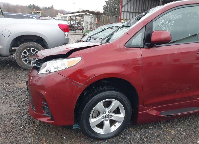 Photo 18 of 2019 Toyota Sienna LE 7 PASSENGER (VIN 5TDKZ3DC2KS012302)