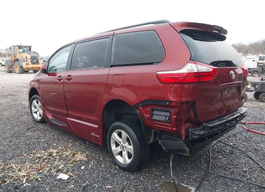 Photo 3 of 2019 Toyota Sienna LE 7 PASSENGER (VIN 5TDKZ3DC2KS012302)