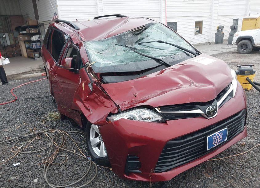 Photo 6 of 2019 Toyota Sienna LE 7 PASSENGER (VIN 5TDKZ3DC2KS012302)