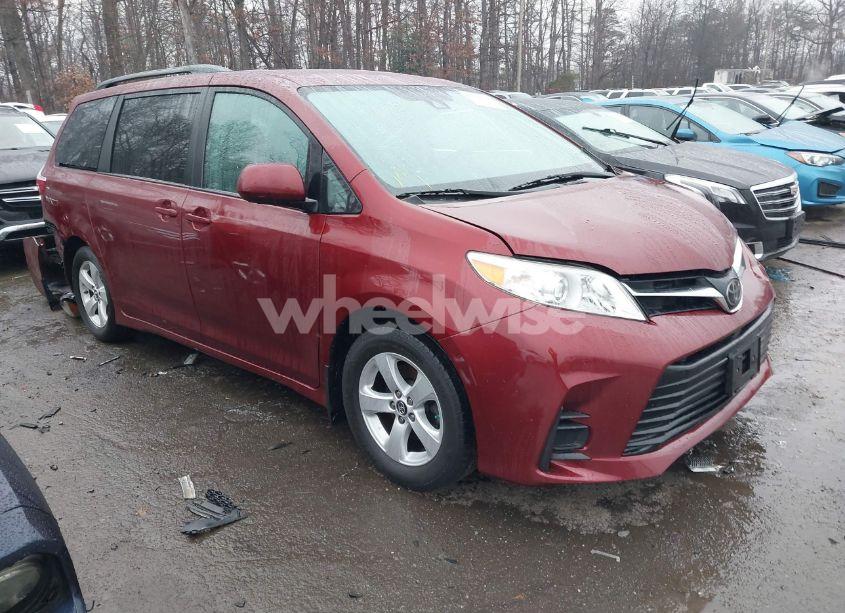 2019 Toyota Sienna LE 8 PASSENGER (VIN 5TDKZ3DC2KS974339) main photo