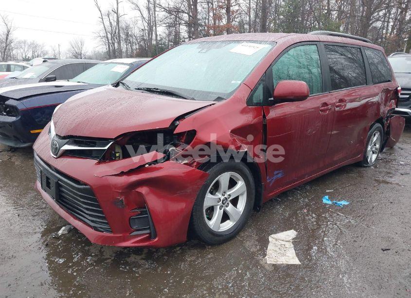 Photo 2 of 2019 Toyota Sienna LE 8 PASSENGER (VIN 5TDKZ3DC2KS974339)