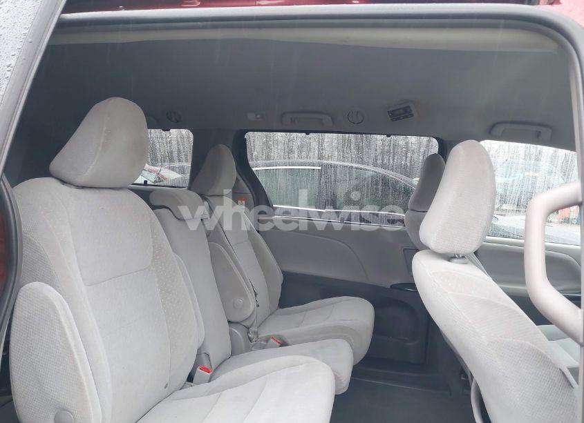 Photo 8 of 2019 Toyota Sienna LE 8 PASSENGER (VIN 5TDKZ3DC2KS974339)