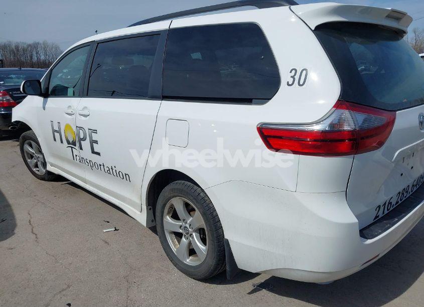 Photo 15 of 2020 Toyota Sienna LE (VIN 5TDKZ3DC2LS024290)