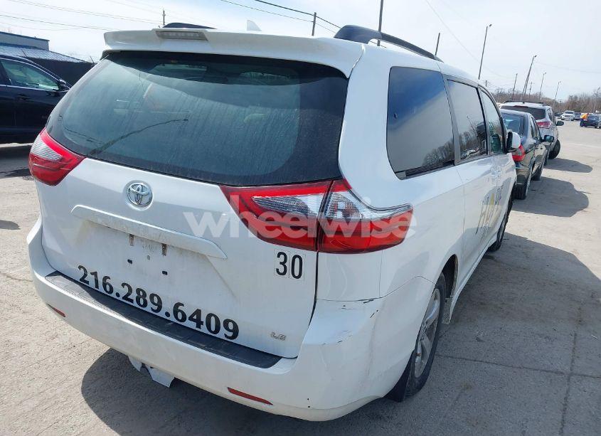 Photo 4 of 2020 Toyota Sienna LE (VIN 5TDKZ3DC2LS024290)