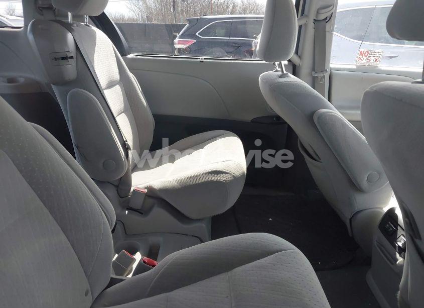 Photo 8 of 2020 Toyota Sienna LE (VIN 5TDKZ3DC2LS024290)