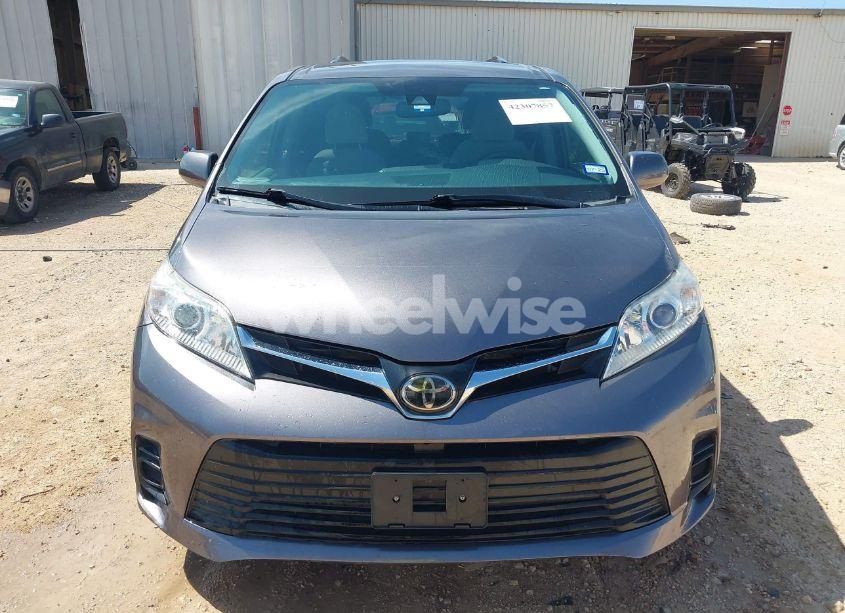 Photo 12 of 2020 Toyota Sienna LE (VIN 5TDKZ3DC2LS036312)