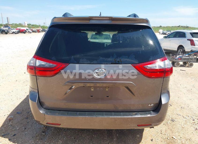 Photo 16 of 2020 Toyota Sienna LE (VIN 5TDKZ3DC2LS036312)