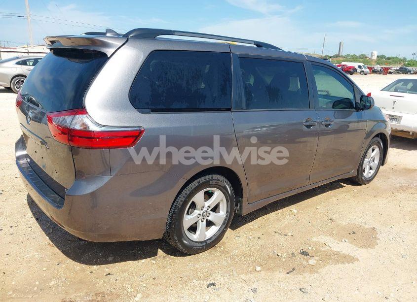 Photo 4 of 2020 Toyota Sienna LE (VIN 5TDKZ3DC2LS036312)