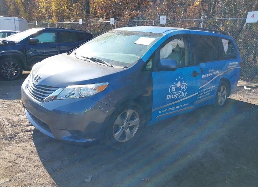 Photo 2 of 2017 Toyota Sienna LE 8 PASSENGER (VIN 5TDKZ3DC3HS785711)