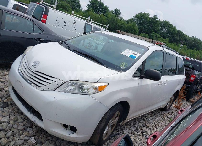 Photo 13 of 2017 Toyota Sienna LE 8 PASSENGER (VIN 5TDKZ3DC3HS826015)