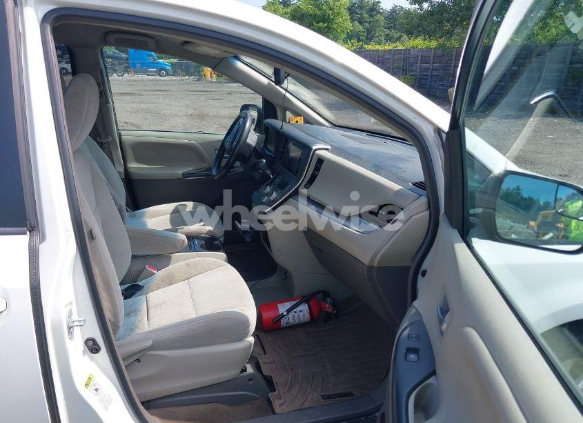 Photo 5 of 2017 Toyota Sienna LE 8 PASSENGER (VIN 5TDKZ3DC3HS826015)