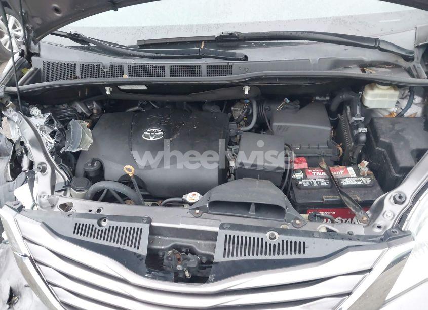 Photo 10 of 2017 Toyota Sienna LE 8 PASSENGER (VIN 5TDKZ3DC3HS832266)