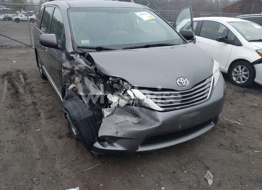 Photo 6 of 2017 Toyota Sienna LE 8 PASSENGER (VIN 5TDKZ3DC3HS832266)
