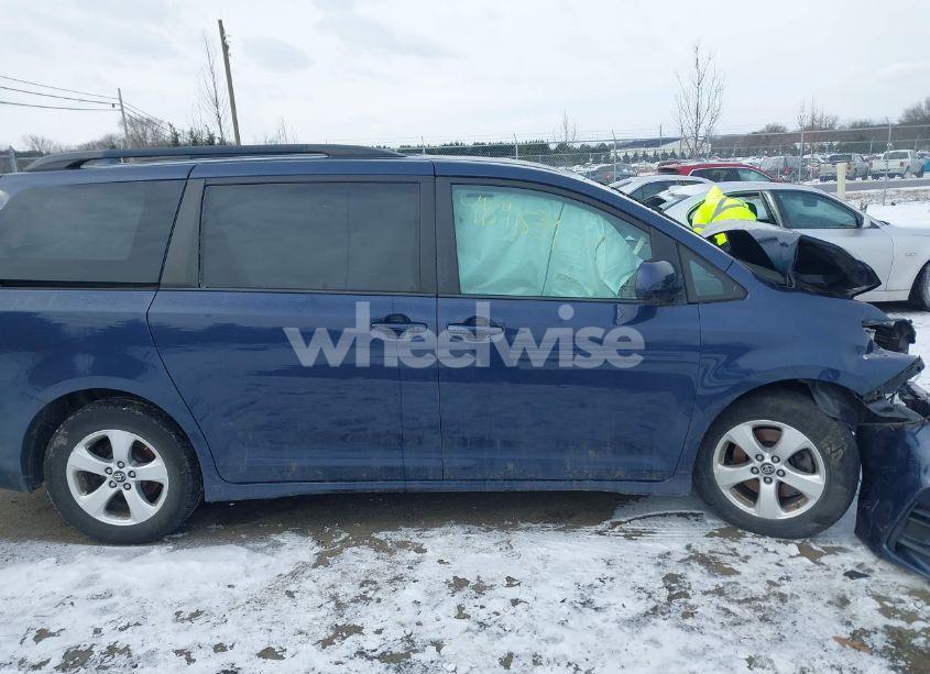 Photo 12 of 2018 Toyota Sienna LE 8 PASSENGER (VIN 5TDKZ3DC3JS905514)