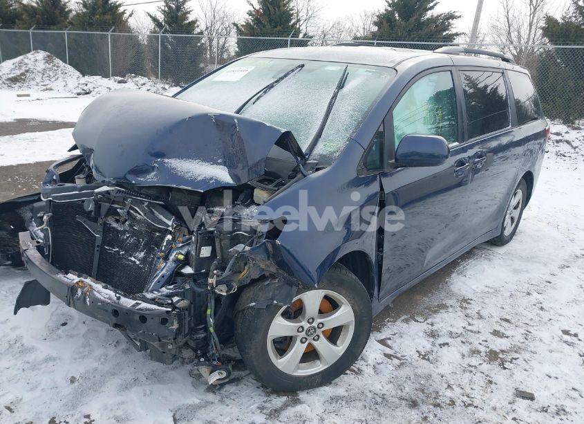 Photo 2 of 2018 Toyota Sienna LE 8 PASSENGER (VIN 5TDKZ3DC3JS905514)