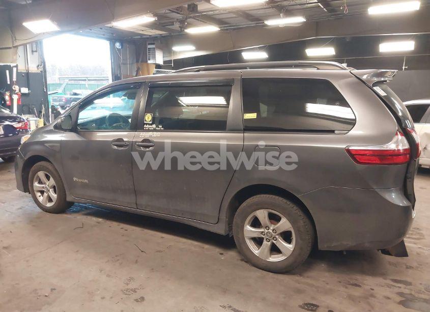 Photo 14 of 2018 Toyota Sienna LE 8 PASSENGER (VIN 5TDKZ3DC3JS906162)