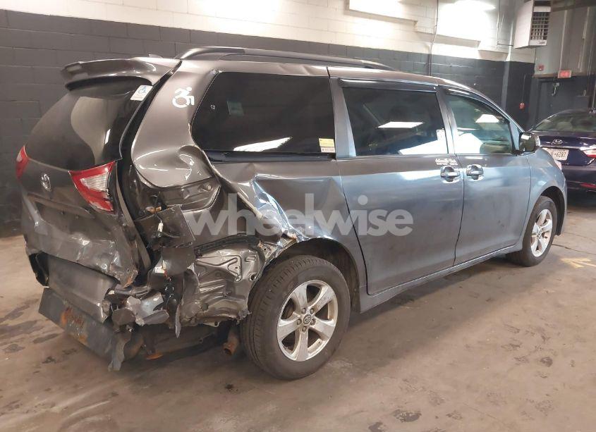 Photo 4 of 2018 Toyota Sienna LE 8 PASSENGER (VIN 5TDKZ3DC3JS906162)