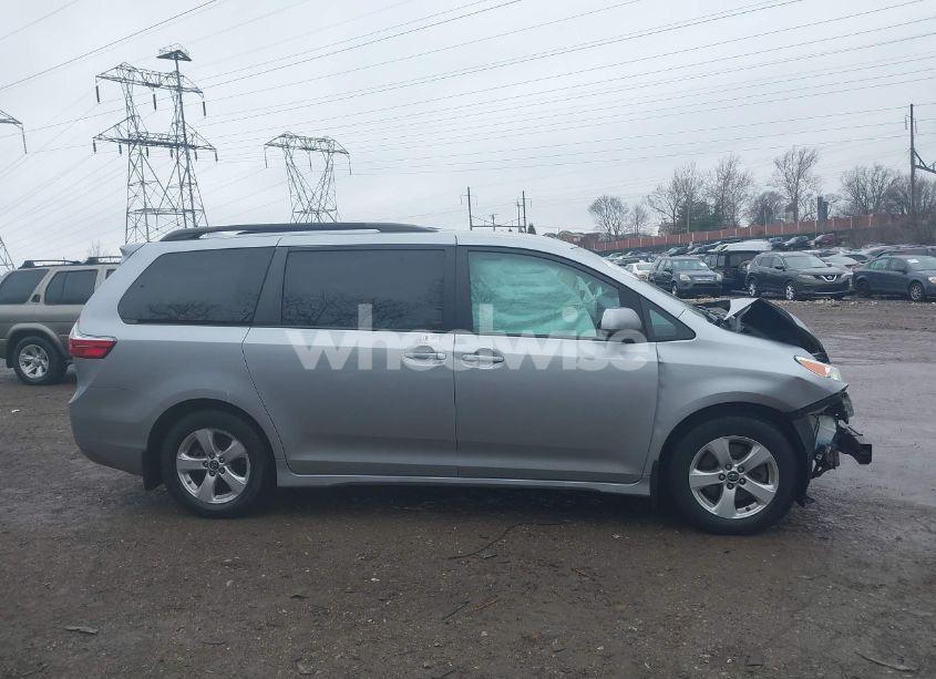 Photo 13 of 2018 Toyota Sienna LE 8 PASSENGER (VIN 5TDKZ3DC3JS913273)